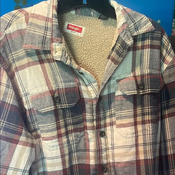 Wrangler Quilted Fleece Lined Red and Blue Plaid Shirt/ Jacket Size M - Picture 5 of 5
